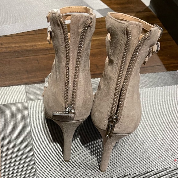 🌟🌟Beautiful Sexy Strappy Heel - Picture 5 of 6